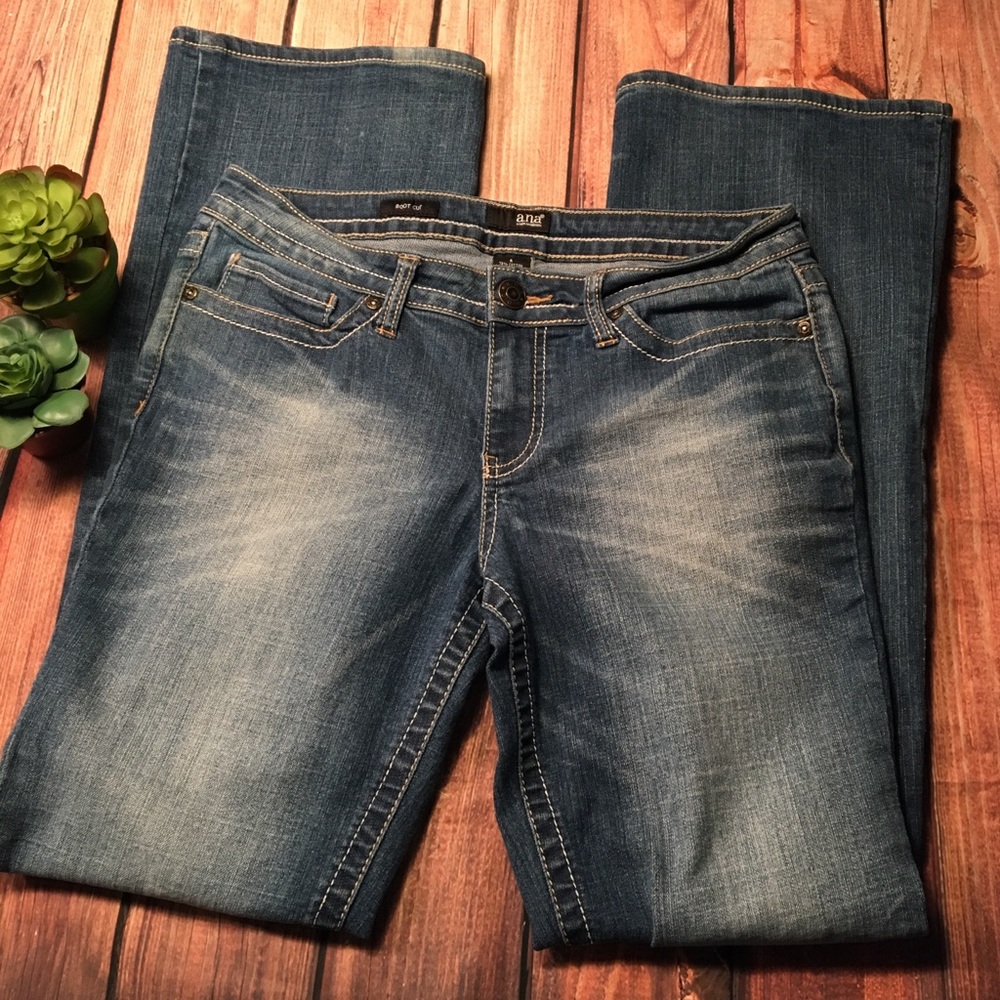 a.n.a Women's Boot Cut Jeans - Medium Blue Wash size 6 So soft